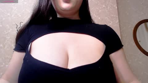Snapshot of aya_moon chatting on 01-09-25, 02:43 Aya Moon online show from 01-09-25, 02:43