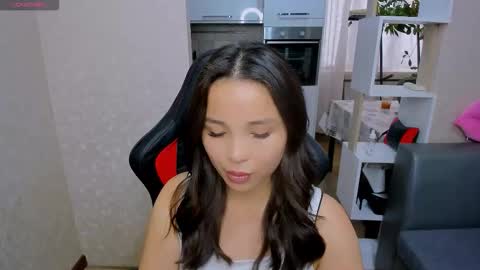 Snapshot of aya_moon chatting on 09-18-25, 05:09 Aya Moon online show from 09-18-25, 05:09