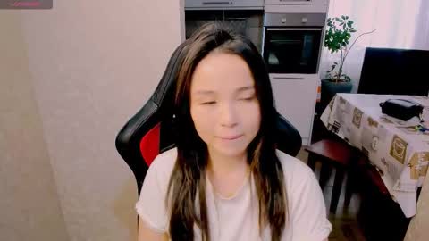 Snapshot of aya_moon chatting on 11-10-25, 06:45 Aya Moon online show from 11-10-25, 06:45