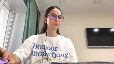 Snapshot of ayakoslotemaker chatting on 10-27-25, 10:19 Allison online show from 10-27-25, 10:19