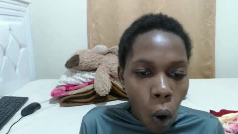 Ayie online show from 09-25-25, 09:24