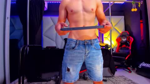 Ayden Miller online show from 11-06-25, 02:34