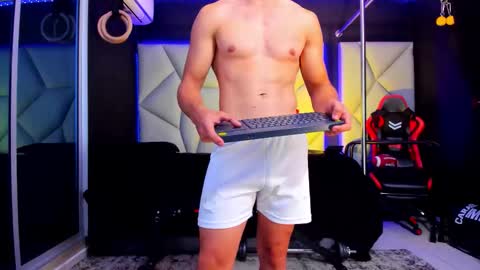 Ayden Miller online show from 11-24-25, 02:55