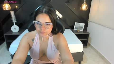 Alyda Jaramillo online show from 03-09-25, 02:07
