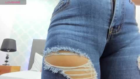 Snapshot of ayla13_ chatting on 09-30-25, 07:08 Alyda Jaramillo online show from 09-30-25, 07:08