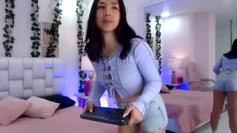 Ayla online show from 06-25-26, 07:40