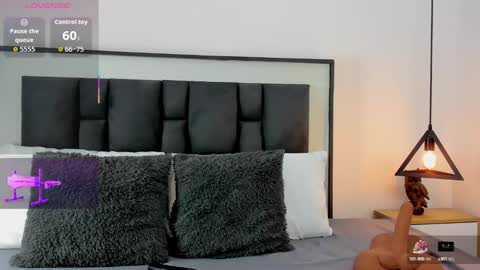 Ayla online show from 10-15-25, 02:33