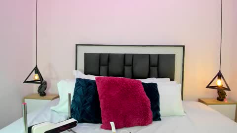 Ayla online show from 10-28-25, 02:26