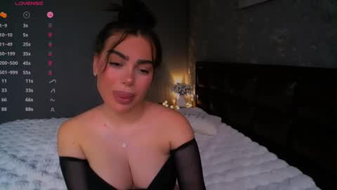 Snapshot of aylademir chatting on 01-12-25, 05:22 Ayla online show from 01-12-25, 05:22