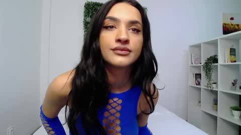 Snapshot of aylin_ross chatting on 01-15-25, 07:05 Aylin Ross online show from 01-15-25, 07:05