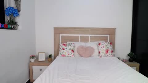 Snapshot of aylin_ross chatting on 09-17-25, 05:25 Aylin Ross online show from 09-17-25, 05:25