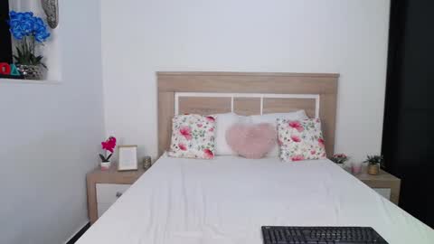 Snapshot of aylin_ross chatting on 11-11-25, 07:58 Aylin Ross online show from 11-11-25, 07:58