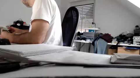 Snapshot of aylinniyerim chatting on 10-10-25, 08:02 aylinniyerim online show from 10-10-25, 08:02