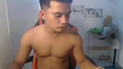 ayman2003 online show from 01-05-25, 03:53