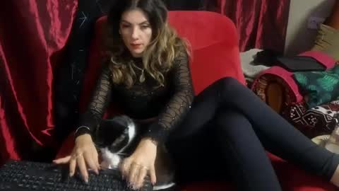 Snapshot of aymarsensual chatting on 12-02-24, 08:00 Dominatrix Queen online show from 12-02-24, 08:00