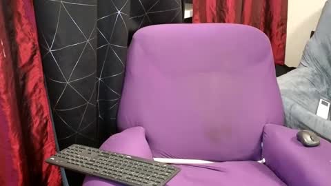 Snapshot of aymarsensual chatting on 02-15-25, 05:39 Dominatrix Queen online show from 02-15-25, 05:39