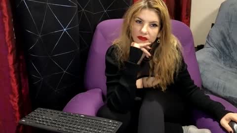 Snapshot of aymarsensual chatting on 02-17-25, 07:53 Dominatrix Queen online show from 02-17-25, 07:53