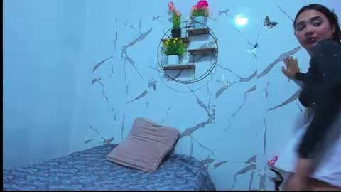 Aymy online show from 12-21-25, 10:50