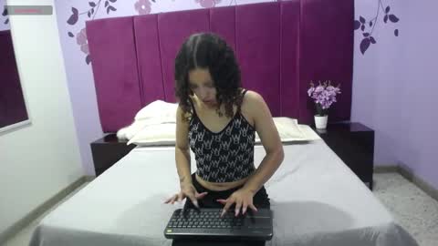 Azhuna  online show from 09-18-25, 01:02