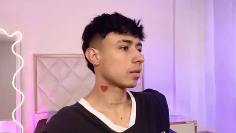 aziel_tay online show from 10-06-25, 03:42