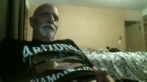 Snapshot of azjohnny chatting on 04-11-26, 08:35 azjohnny online show from 04-11-26, 08:35