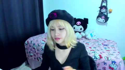 Azu Moure online show from 10-26-25, 01:33