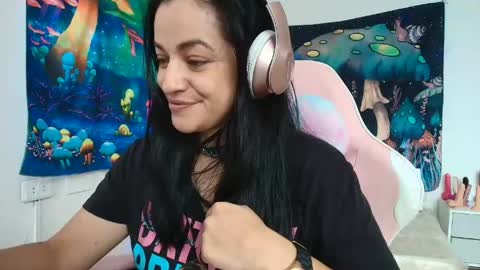 Azucena R online show from 04-29-26, 04:00