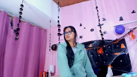 Snapshot of azul_moon chatting on 10-19-25, 03:40 azul_moon online show from 10-19-25, 03:40