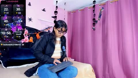 Snapshot of azul_moonn chatting on 10-20-25, 03:40 azul_moonn online show from 10-20-25, 03:40