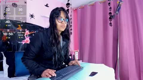 Snapshot of azul_moonn chatting on 10-26-25, 03:45 azul_moonn online show from 10-26-25, 03:45