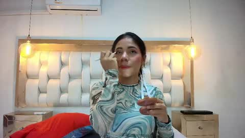 Snapshot of azulmaveric chatting on 04-20-26, 05:05 AZUL online show from 04-20-26, 05:05
