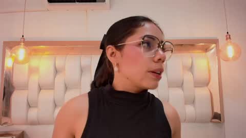 Snapshot of azulmaveric chatting on 05-16-26, 06:39 AZUL online show from 05-16-26, 06:39