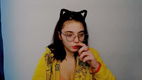 azumi_chan_ online show from 01-19-26, 10:08