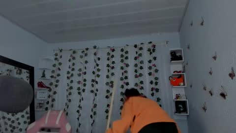 azumi saan online show from 10-16-25, 02:56