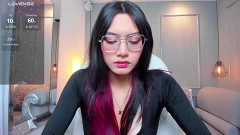 Azura online show from 11-18-25, 07:18