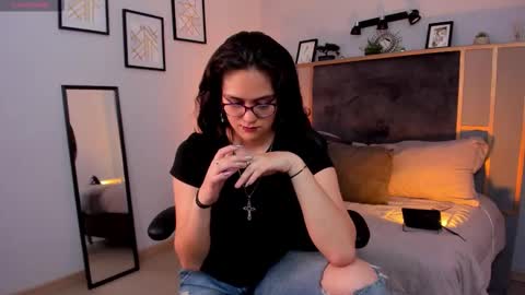 Azurra  online show from 09-24-25, 08:34