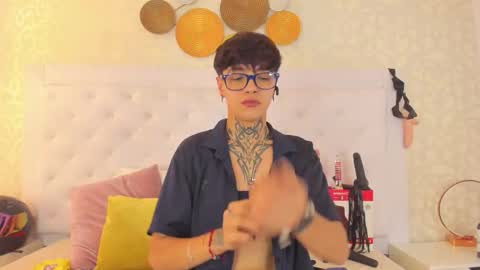 Anny online show from 10-19-25, 07:36