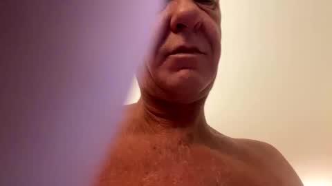 Snapshot of b_benito chatting on 03-05-26, 09:11 benito online show from 03-05-26, 09:11