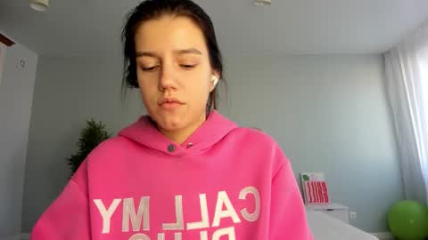 Monica online show from 09-20-25, 12:44