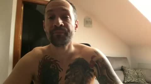 Snapshot of babakeror chatting on 06-22-26, 01:19 BKR online show from 06-22-26, 01:19