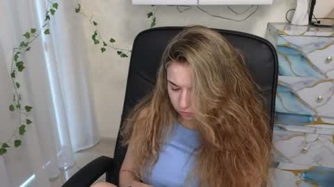 Anya online show from 06-16-26, 03:53