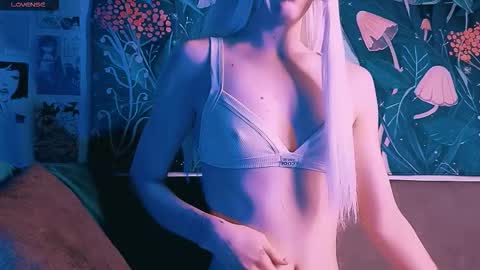 Snapshot of babe_moister chatting on 09-21-25, 08:38 babe_moister online show from 09-21-25, 08:38