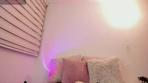 babe_sophiee1 online show from 02-10-26, 03:54