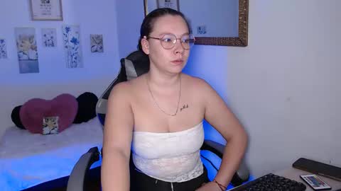 Snapshot of babenik_777 chatting on 02-06-26, 06:40 babenik_777 online show from 02-06-26, 06:40