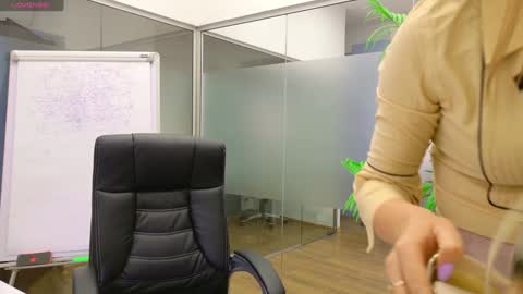 Olivia and Lexi online show from 03-06-25, 05:14