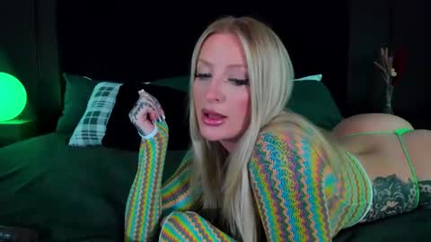 Snapshot of babielynn chatting on 03-18-26, 01:09 BabieLynn online show from 03-18-26, 01:09