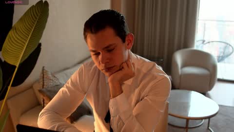 Snapshot of baby6_boy9 chatting on 02-13-26, 01:51 Luna and Medina online show from 02-13-26, 01:51