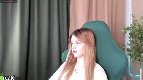 Bloom online show from 04-25-26, 09:34