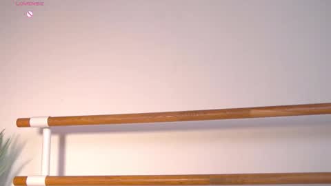 Snapshot of baby_bub chatting on 10-08-25, 06:44 Cristy online show from 10-08-25, 06:44