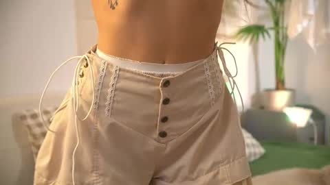 Snapshot of baby_bub chatting on 10-28-25, 02:31 Cristy online show from 10-28-25, 02:31